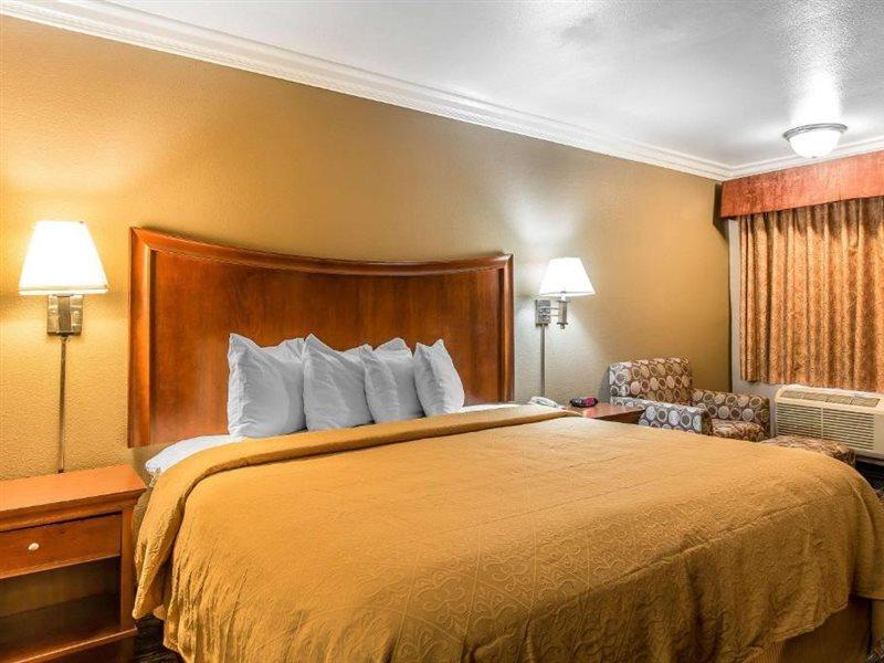 Quality Inn Lake Elsinore Eksteriør bilde