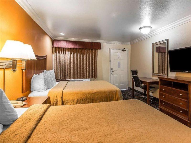 Quality Inn Lake Elsinore Eksteriør bilde