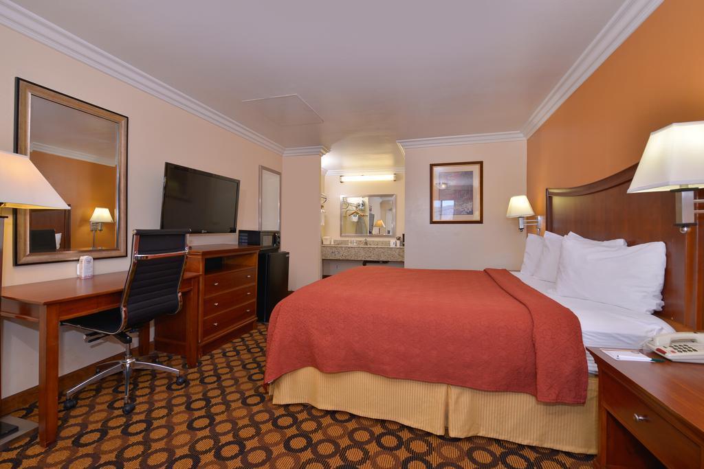 Quality Inn Lake Elsinore Eksteriør bilde