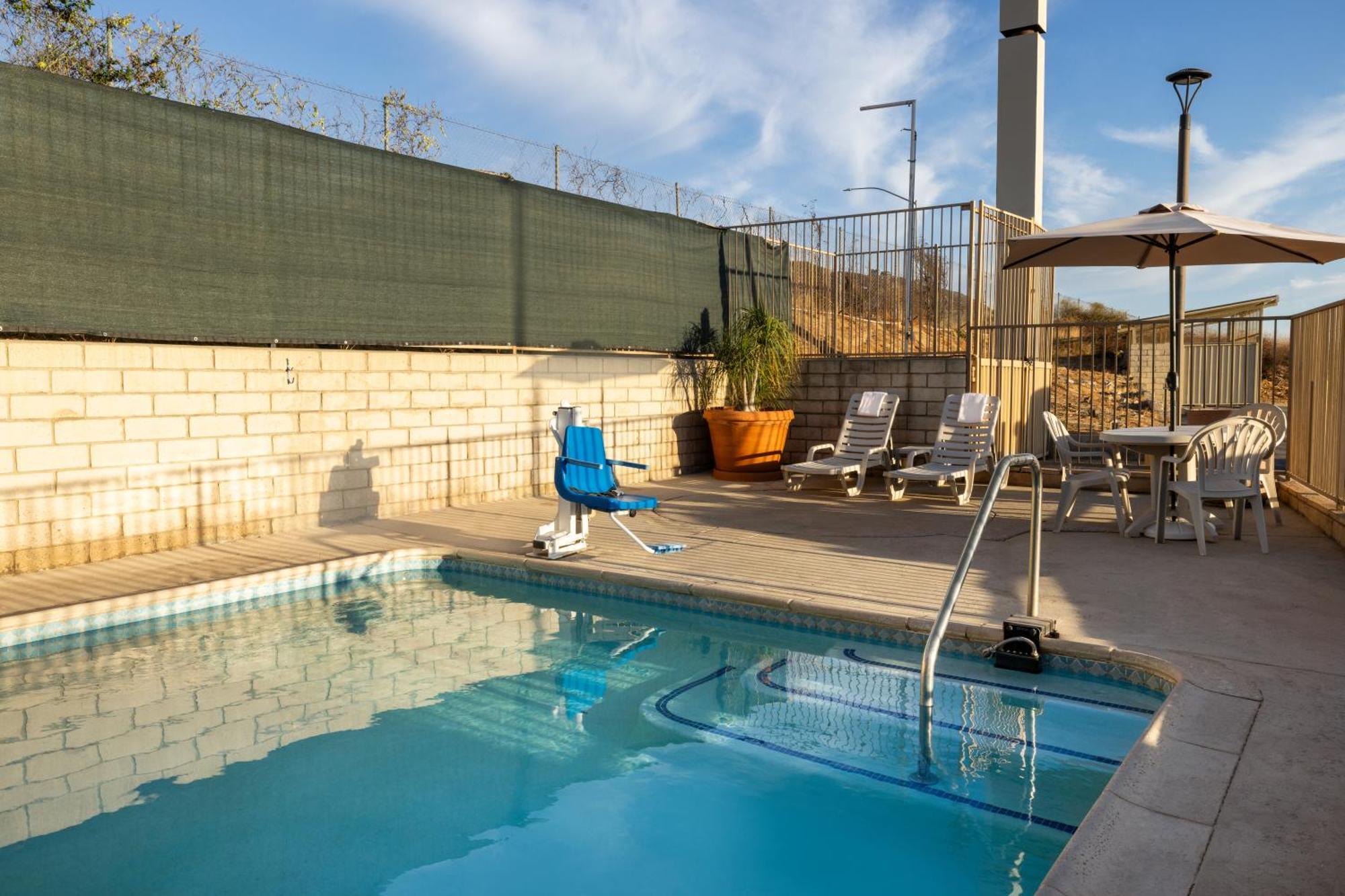 Quality Inn Lake Elsinore Eksteriør bilde