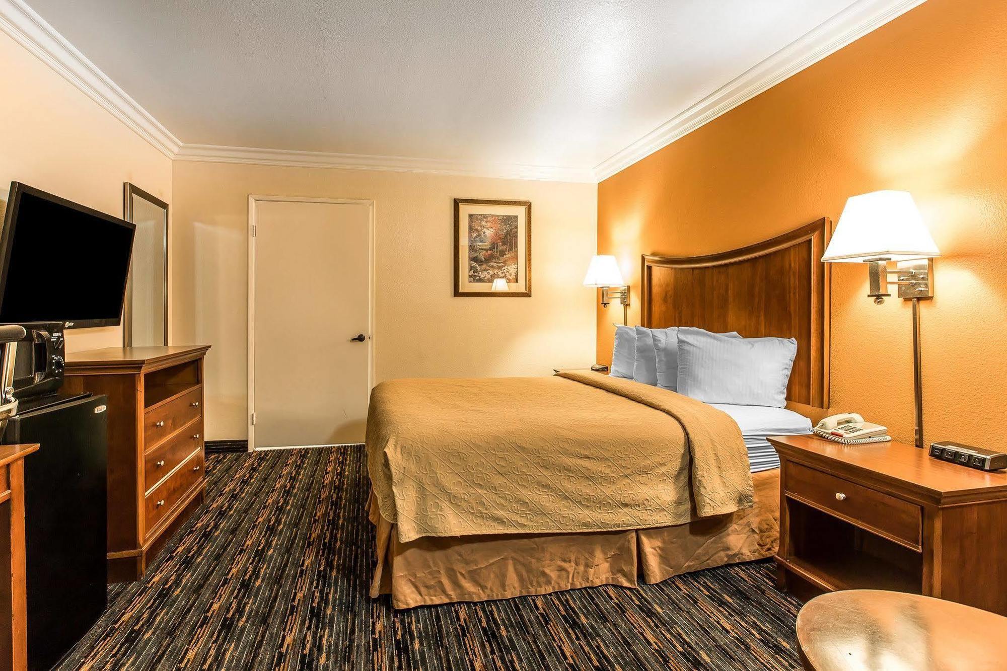 Quality Inn Lake Elsinore Eksteriør bilde